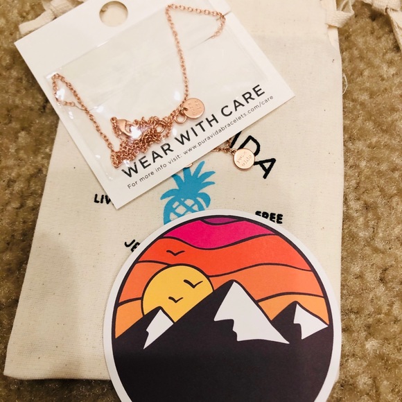 NEW! PURA VIDA NECKLACE!! - Picture 2 of 2